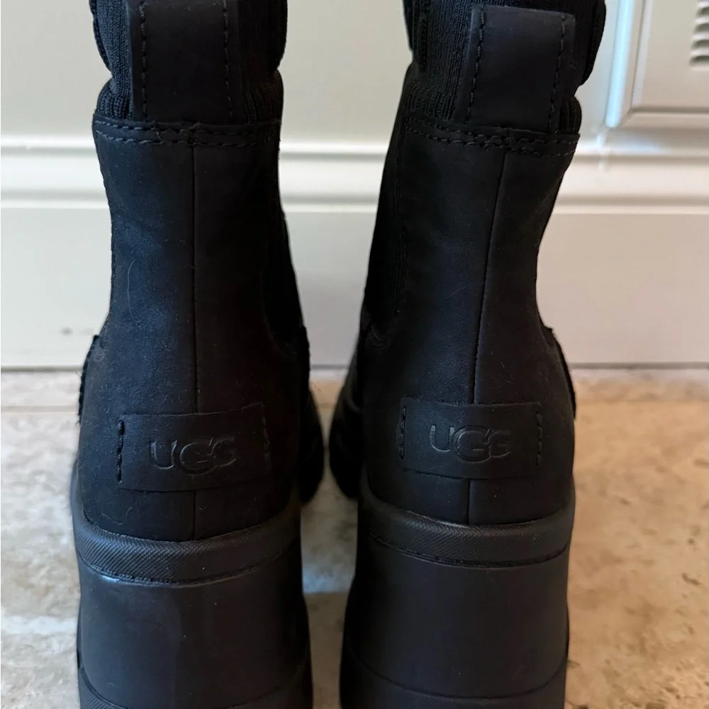 UGG Brooklyn Chelsea Lug Boot - Picture 3 of 5